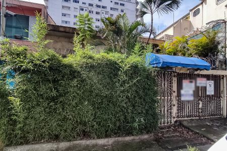 Casa à venda com 300m², 4 quartos e 1 vaga Casa à venda com 300m², 4 quartos e 1 vagaFachada