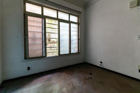 Casa à venda com 300m², 4 quartos e 1 vaga Casa à venda com 300m², 4 quartos e 1 vagaSala