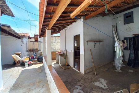 Casa à venda com 252m², 3 quartos e 2 vagasQuintal