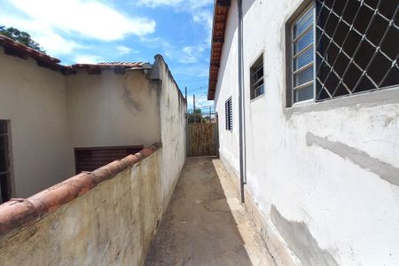 Casa à venda com 252m², 3 quartos e 2 vagasCorredor