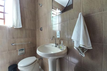 Casa à venda com 383m², 3 quartos e 2 vagasBanheiro