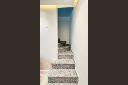 Apartamento à venda com 100m², 1 quarto e 1 vagaEscada Cobertura