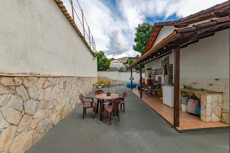 Casa à venda com 150m², 3 quartos e 5 vagasQuintal