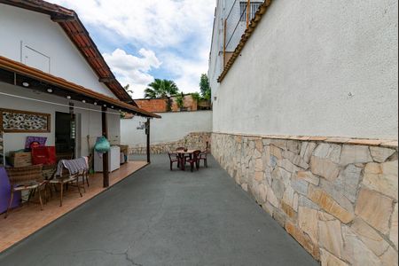 Casa à venda com 150m², 3 quartos e 5 vagasQuintal