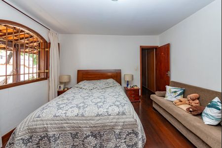 Casa à venda com 150m², 3 quartos e 5 vagasSuíte