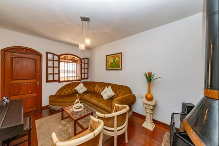 Casa à venda com 150m², 3 quartos e 5 vagasSala 1
