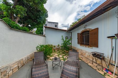 Casa à venda com 150m², 3 quartos e 5 vagasQuintal