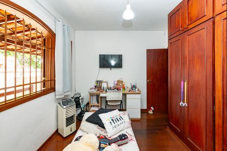 Casa à venda com 150m², 3 quartos e 5 vagasQuarto 2