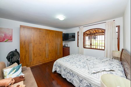 Casa à venda com 150m², 3 quartos e 5 vagasSuíte