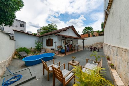 Casa à venda com 150m², 3 quartos e 5 vagasQuintal