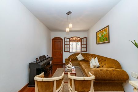 Casa à venda com 150m², 3 quartos e 5 vagasSala 1