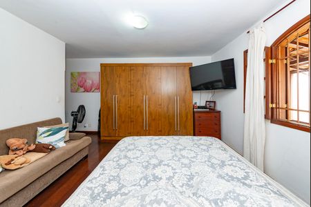 Casa à venda com 150m², 3 quartos e 5 vagasSuíte