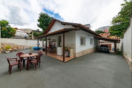 Casa à venda com 150m², 3 quartos e 5 vagasQuintal
