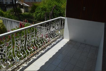 Casa de condomínio à venda com 120m², 5 quartos e 2 vagasVaranda - Edicula