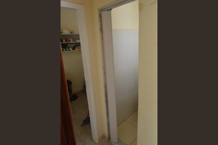 Casa de condomínio à venda com 120m², 5 quartos e 2 vagasBanheiro de Serviço