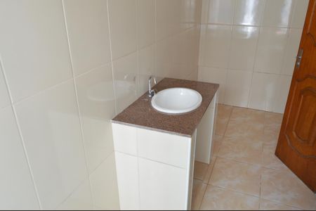 Casa de condomínio à venda com 120m², 5 quartos e 2 vagasLavabo