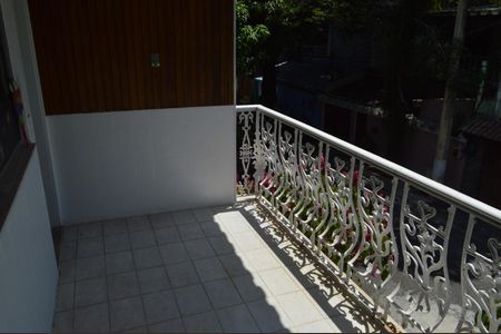 Casa de condomínio à venda com 120m², 5 quartos e 2 vagasVaranda - Edicula
