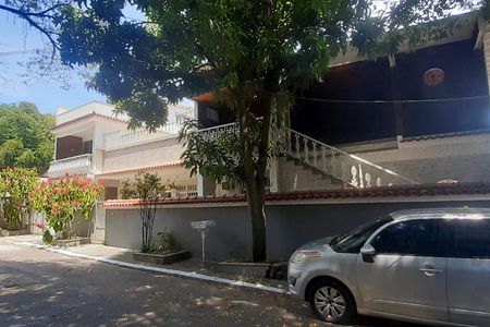 Casa de condomínio à venda com 120m², 5 quartos e 2 vagasFachada
