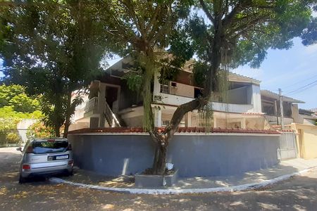 Casa de condomínio à venda com 120m², 5 quartos e 2 vagasFachada