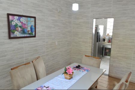 Casa de condomínio à venda com 120m², 5 quartos e 2 vagasSala de Jantar