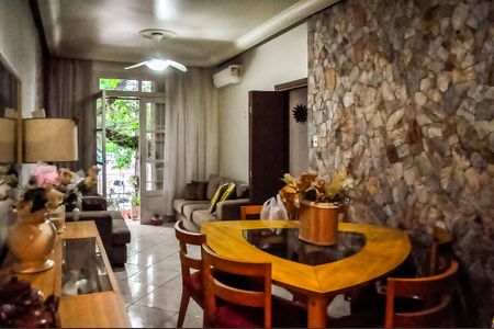 Apartamento para alugar com 108m², 3 quartos e sem vagaSala