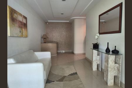 Apartamento à venda com 182m², 4 quartos e 2 vagasHall de entrada