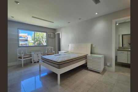 Apartamento à venda com 182m², 4 quartos e 2 vagasSuite 1