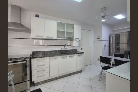 Apartamento à venda com 182m², 4 quartos e 2 vagasCozinha