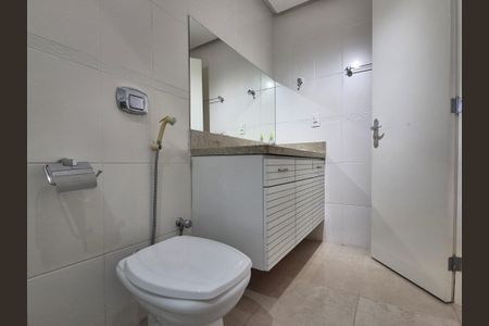 Apartamento à venda com 182m², 4 quartos e 2 vagasBanheiro da Suíte 1