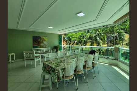 Apartamento à venda com 182m², 4 quartos e 2 vagasVaranda