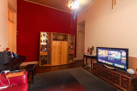 Casa à venda com 450m², 4 quartos e 4 vagas Casa à venda com 450m², 4 quartos e 4 vagasSala