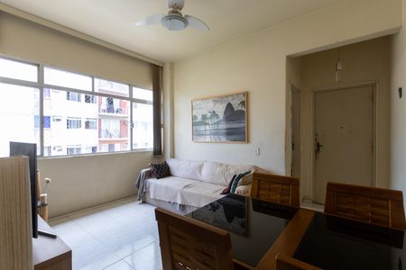 Apartamento à venda com 67m², 2 quartos e sem vagaSala