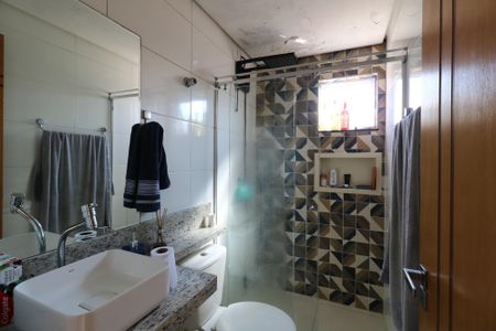 Apartamento à venda com 47m², 2 quartos e 2 vagasBanheiro da Suíte