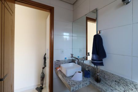 Apartamento à venda com 47m², 2 quartos e 2 vagasBanheiro da Suíte