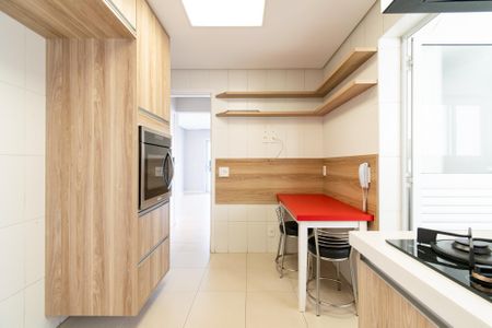 Apartamento para alugar com 124m², 3 quartos e 3 vagas Apartamento para alugar com 124m², 3 quartos e 3 vagasCozinha