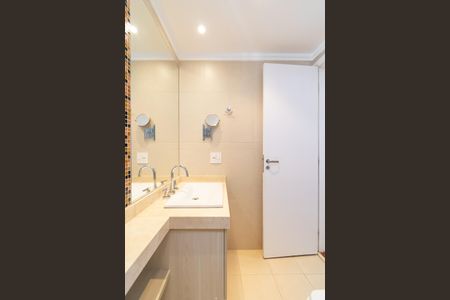 Apartamento para alugar com 124m², 3 quartos e 3 vagas Apartamento para alugar com 124m², 3 quartos e 3 vagasBanheiro da Suíte 1