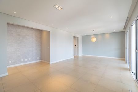 Apartamento para alugar com 124m², 3 quartos e 3 vagas Apartamento para alugar com 124m², 3 quartos e 3 vagasVaranda