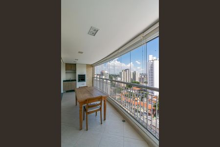 Apartamento para alugar com 124m², 3 quartos e 3 vagas Apartamento para alugar com 124m², 3 quartos e 3 vagasVaranda