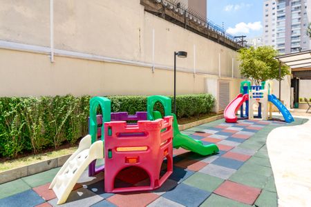Apartamento para alugar com 124m², 3 quartos e 3 vagas Apartamento para alugar com 124m², 3 quartos e 3 vagasÁrea comum - Playground