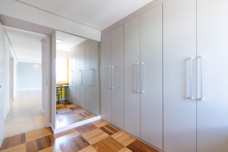 Apartamento para alugar com 124m², 3 quartos e 3 vagas Apartamento para alugar com 124m², 3 quartos e 3 vagasQuarto 3