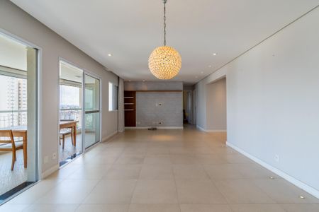 Apartamento para alugar com 124m², 3 quartos e 3 vagas Apartamento para alugar com 124m², 3 quartos e 3 vagasSala