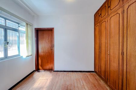 Casa à venda com 283m², 5 quartos e 2 vagasQuarto 4 - Suíte