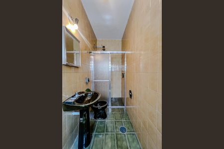 Casa à venda com 283m², 5 quartos e 2 vagasBanheiro 2