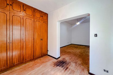 Casa à venda com 283m², 5 quartos e 2 vagasQuarto 4 - Suíte