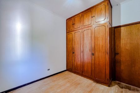 Casa à venda com 283m², 5 quartos e 2 vagasQuarto 2