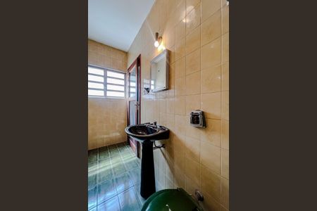 Casa à venda com 283m², 5 quartos e 2 vagasBanheiro 2