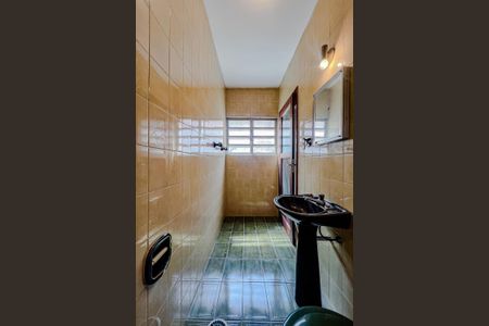 Casa à venda com 283m², 5 quartos e 2 vagasBanheiro 2