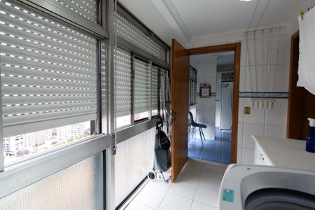 Apartamento à venda com 205m², 3 quartos e 1 vagaÁrea de Serviço