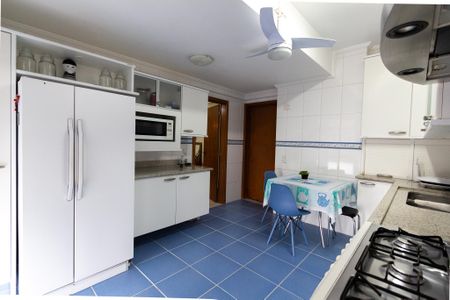 Apartamento à venda com 205m², 3 quartos e 1 vagaCozinha