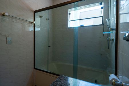 Casa para alugar com 321m², 4 quartos e 4 vagasBanheiro da Suíte 1